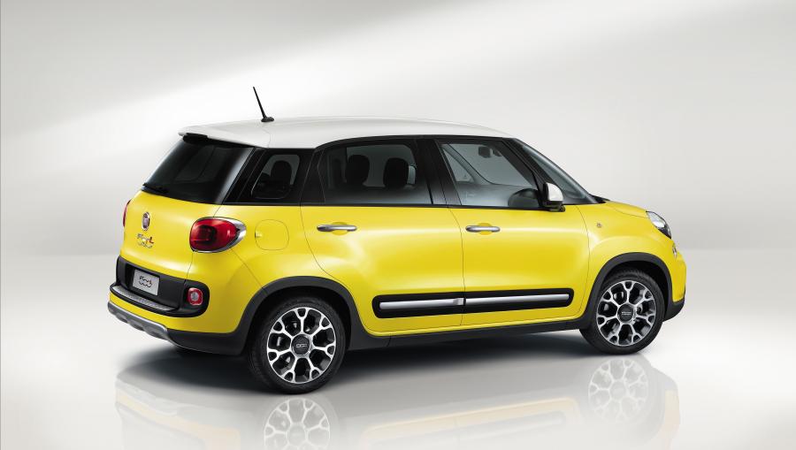  Fiat 500L Trekking 2013 года  (фото 9 из 22)